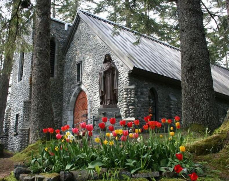 Tulips in front of the Shrine Chapel